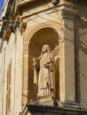 아빌라의 성녀 데레사_photo by Pygar1954_on a Niches in Calkara_Malta.jpg